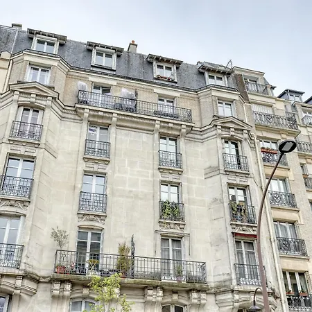 Classic & Charming Parisian Flat - Luxury 16th Daire