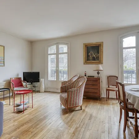 Classic & Charming Parisian Flat - Luxury 16th