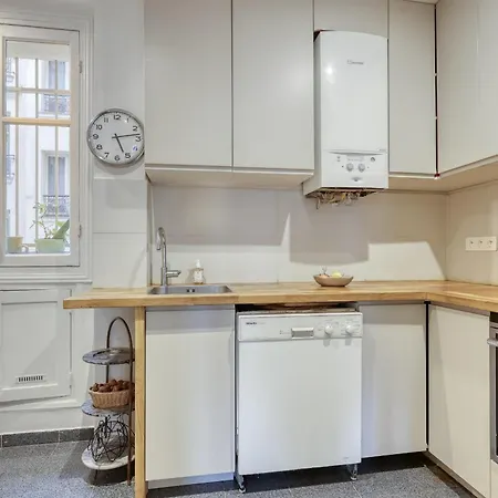 Classic & Charming Parisian Flat - Luxury 16th *