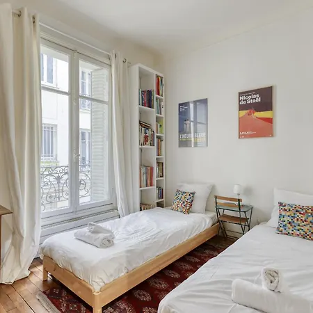 Classic & Charming Parisian Flat - Luxury 16th Daire *