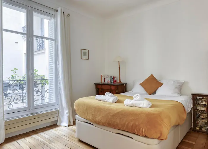 Daire Classic & Charming Parisian Flat - Luxury 16th